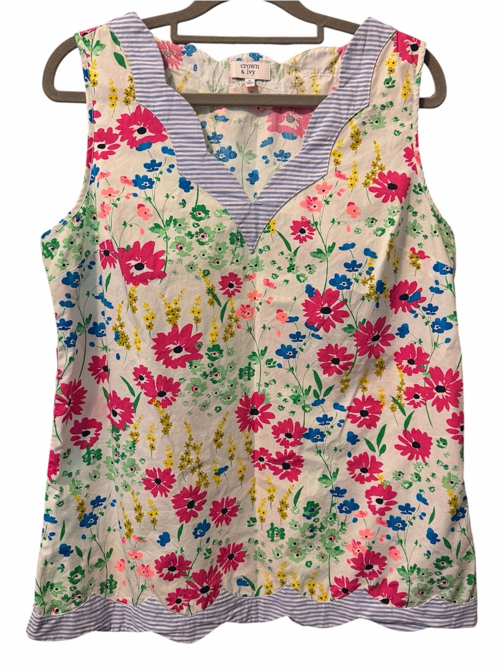 Crown & Ivy floral C 19” L 26”